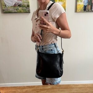 Coach 90s Vintage Court Leather Crossbody 9204 Bag Purse Black Zip Close